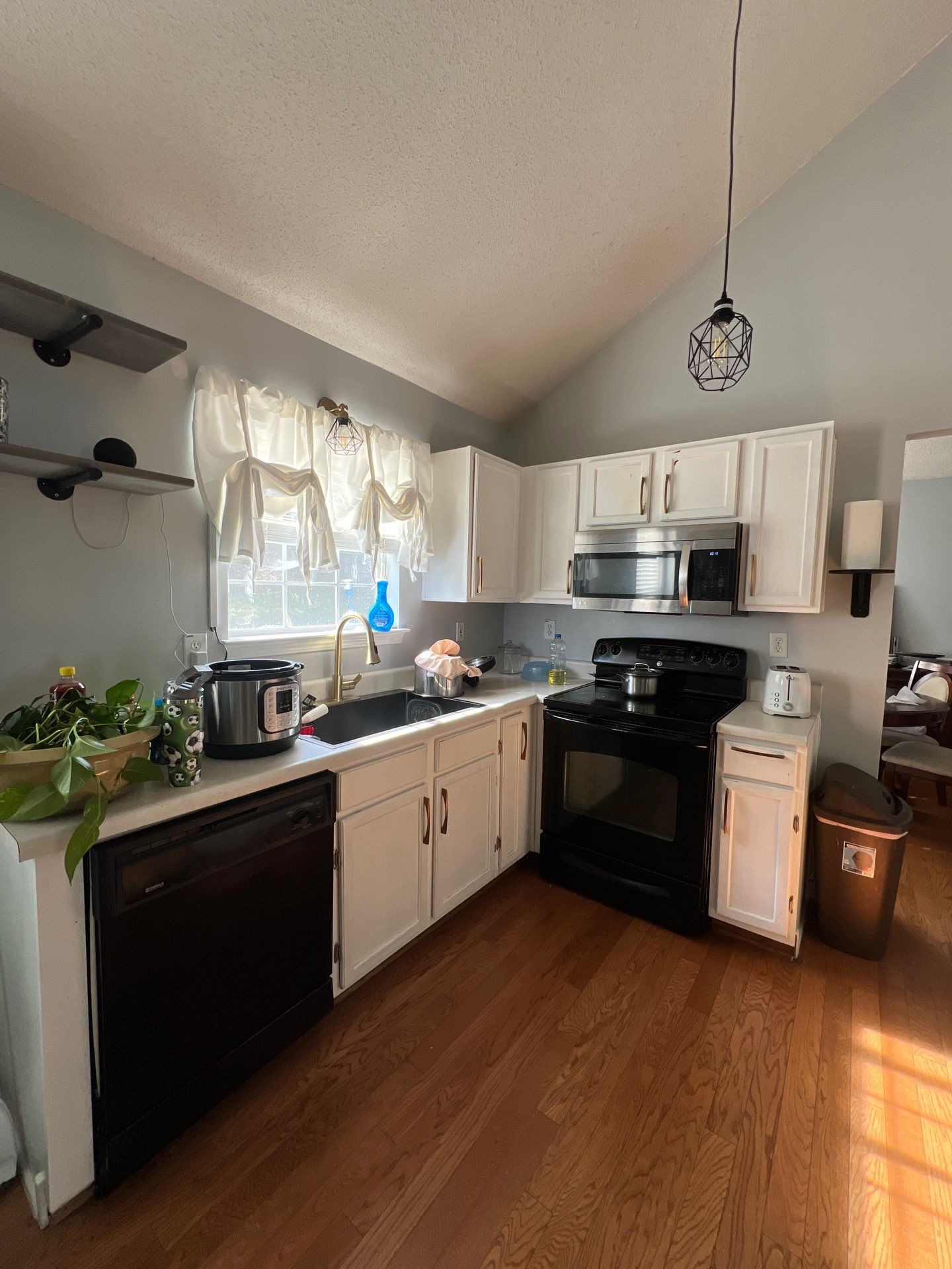 831 Kendall Park Dr Winder - Kitchen Before Renovation