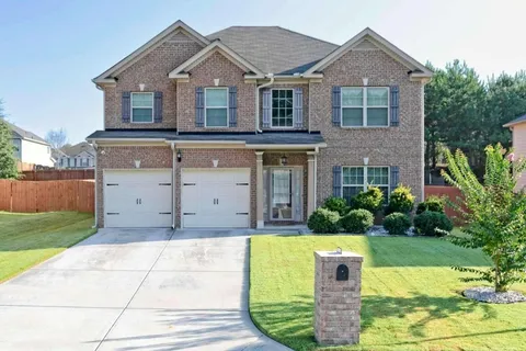 7655 Wrotham Cir Atlanta - After Renovation