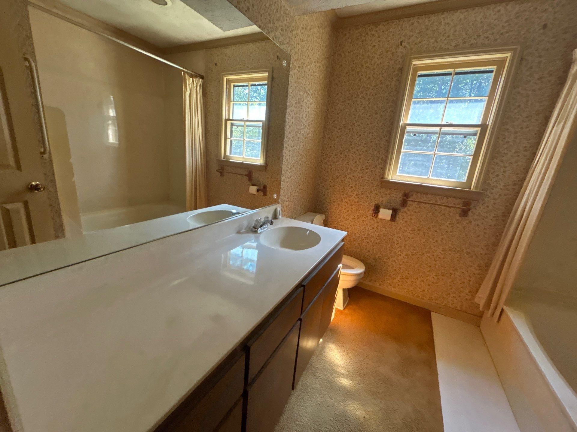 807 Oak Bridge Ct Fayetteville - Before Renovation