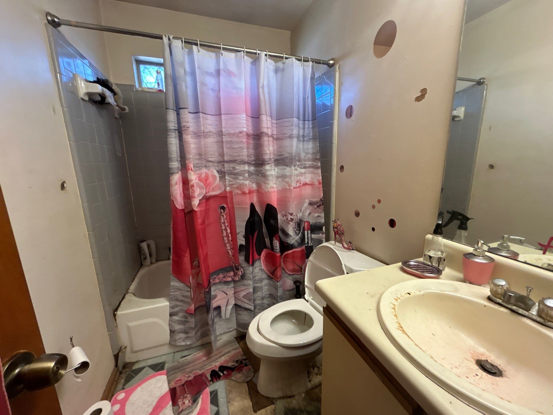 Guest Bath Before