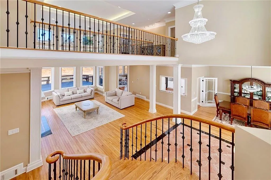 Foyer After