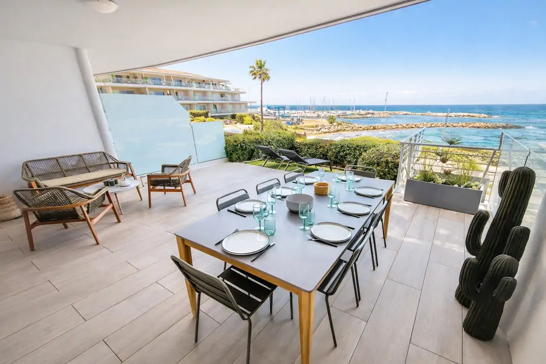 Location appartement avec terrasse vue mer à Sari-Solenzara