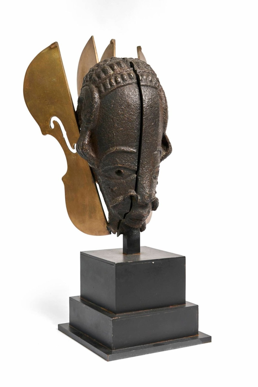 Tête Nok by Fernandez Arman 2002