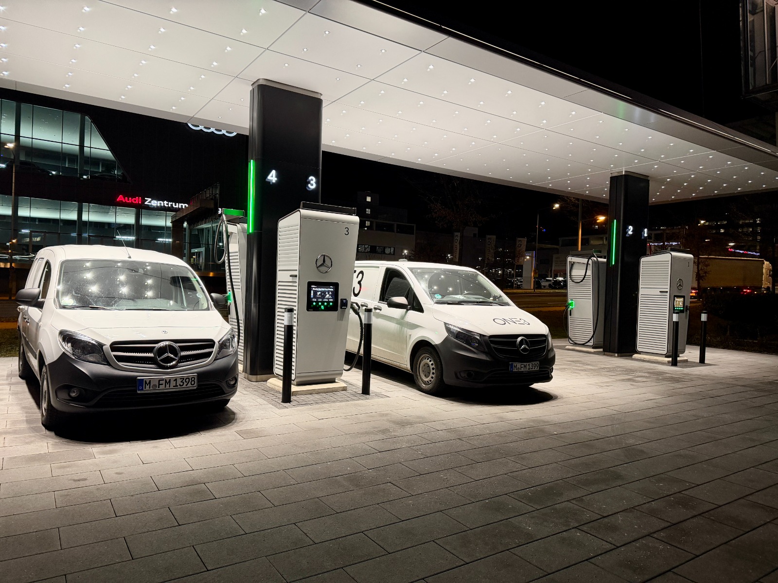 image of appetizers and drinks (for a ramen shop)