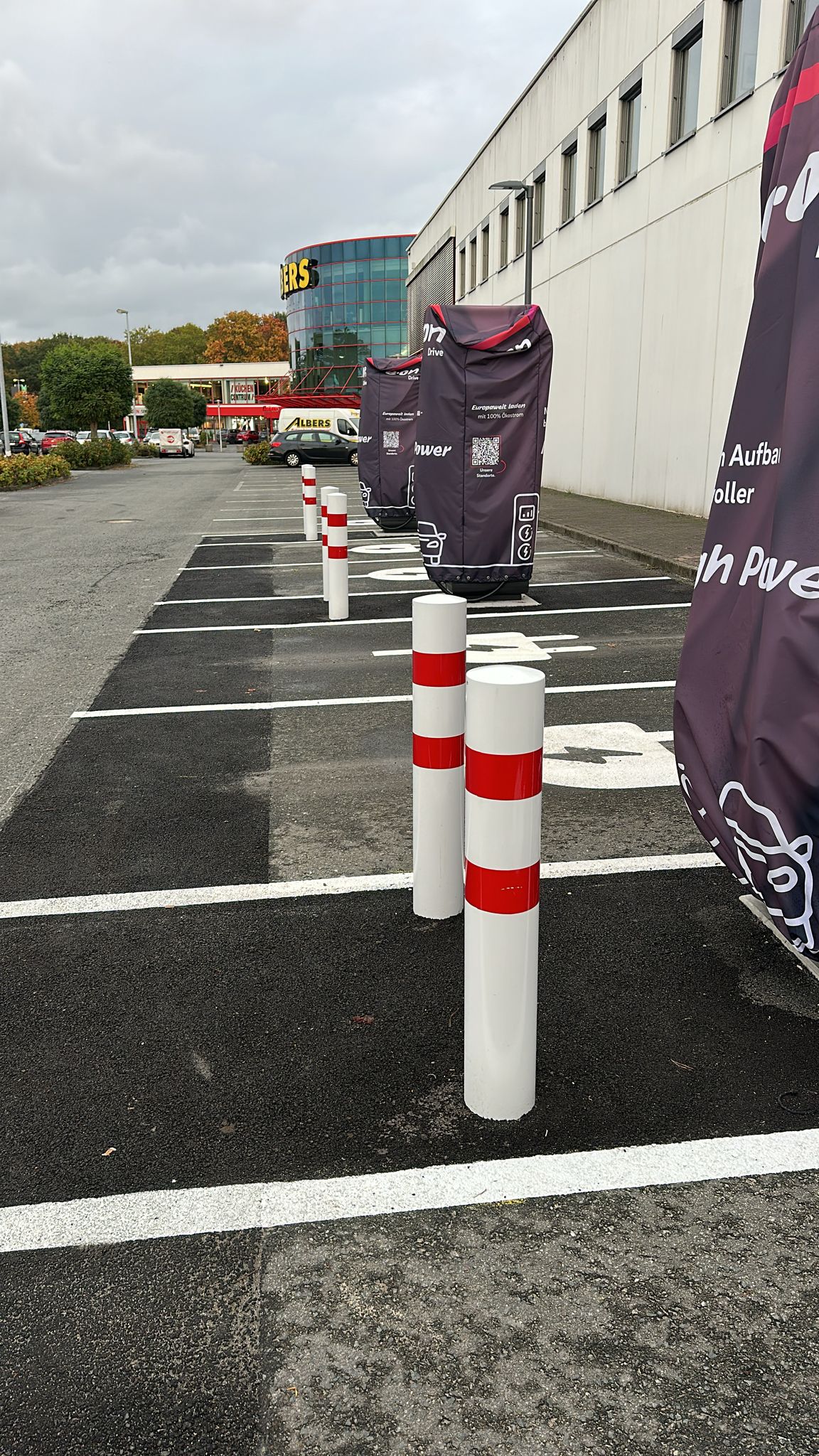 [background image] image of environmentally-friendly technology (for a green tech/cleantech company)