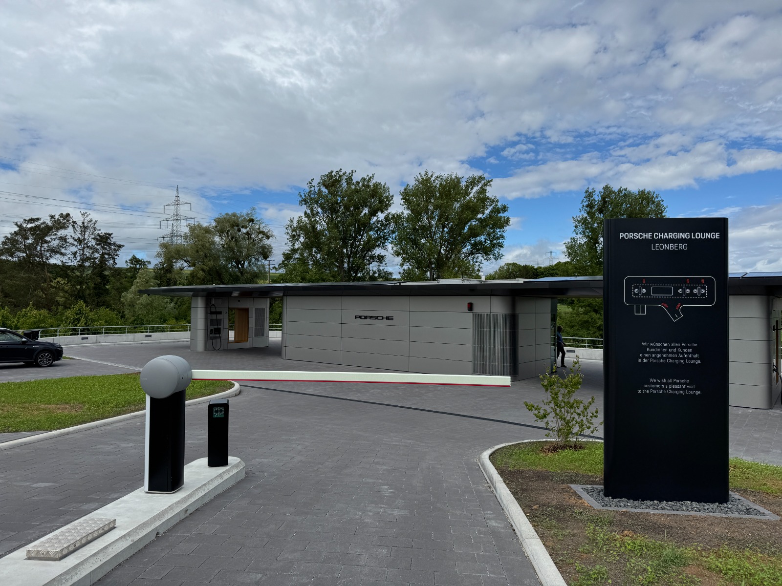 image of appetizers and drinks (for a ramen shop)