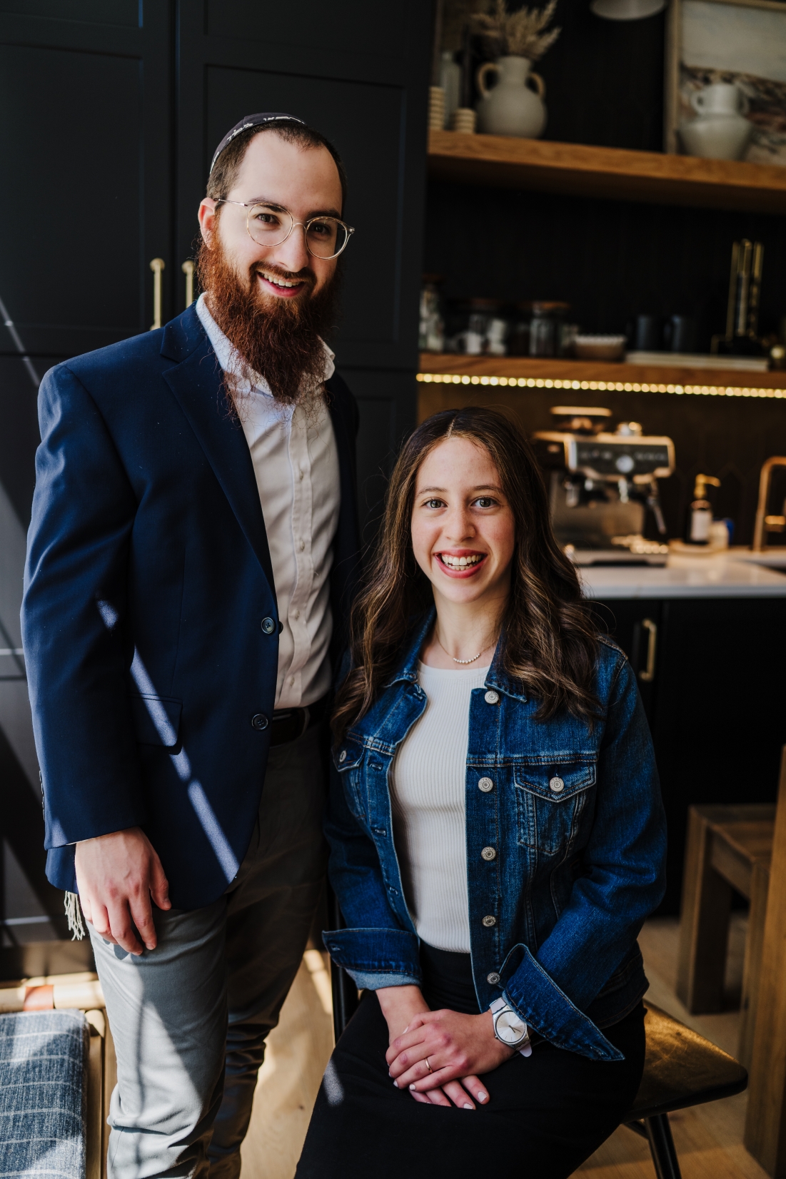 Shmulie & Mushky Munitz, founders of Munitz & Co., collaborating in their office to deliver financial intelligence and advisory services for small and mid-sized businesses