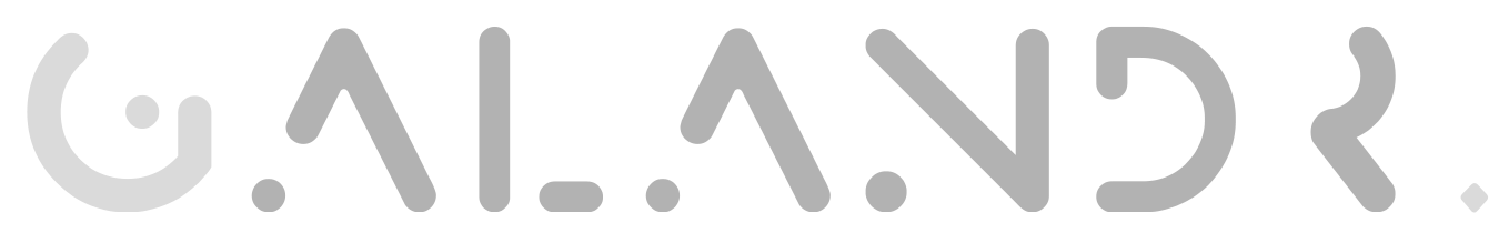 Logo značky GALANDR s moderním geometrickým fontem v šedé barvě na černém pozadí.