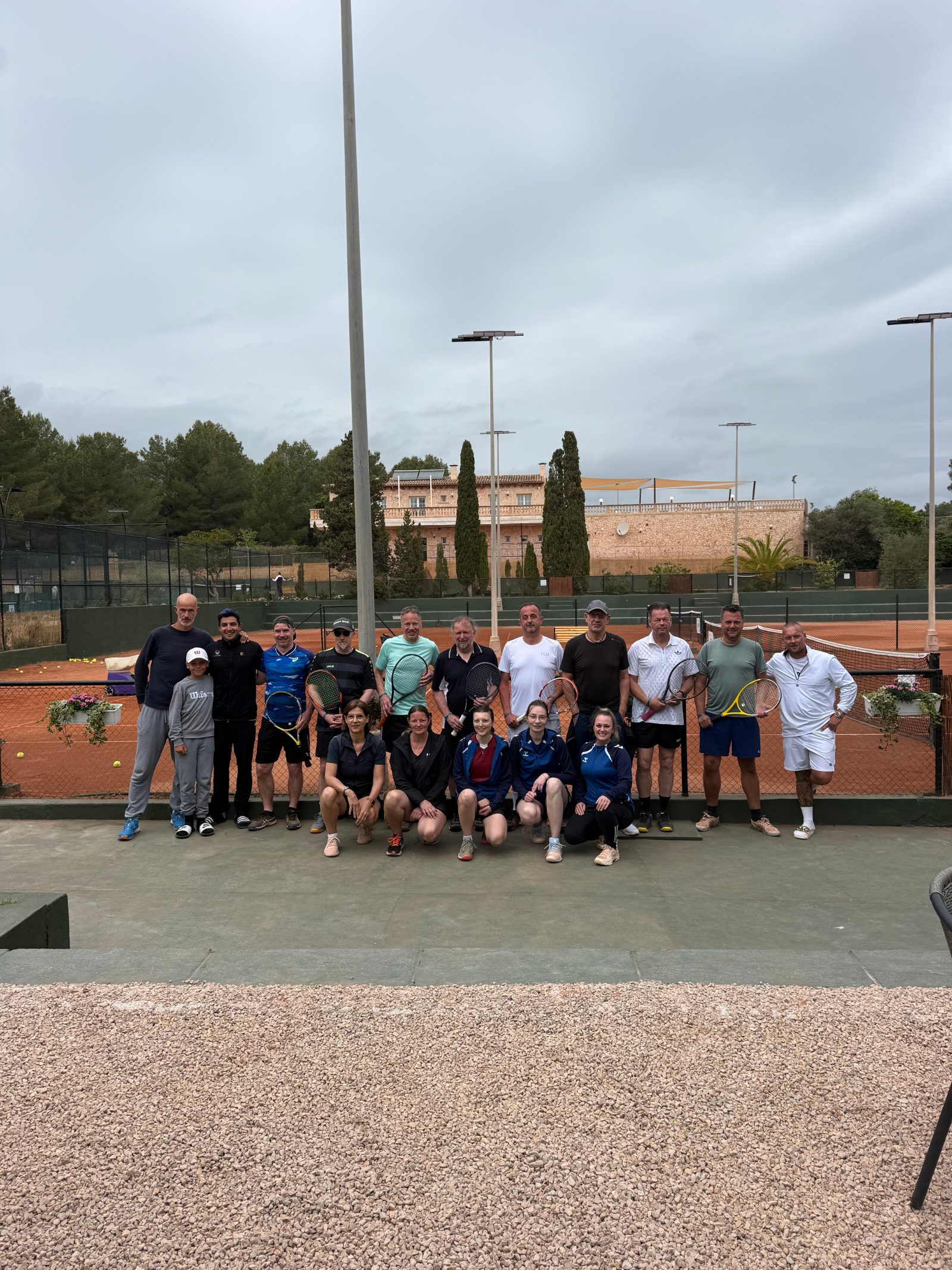 Mannschaftsfoto Tennisverein auf Mallorca