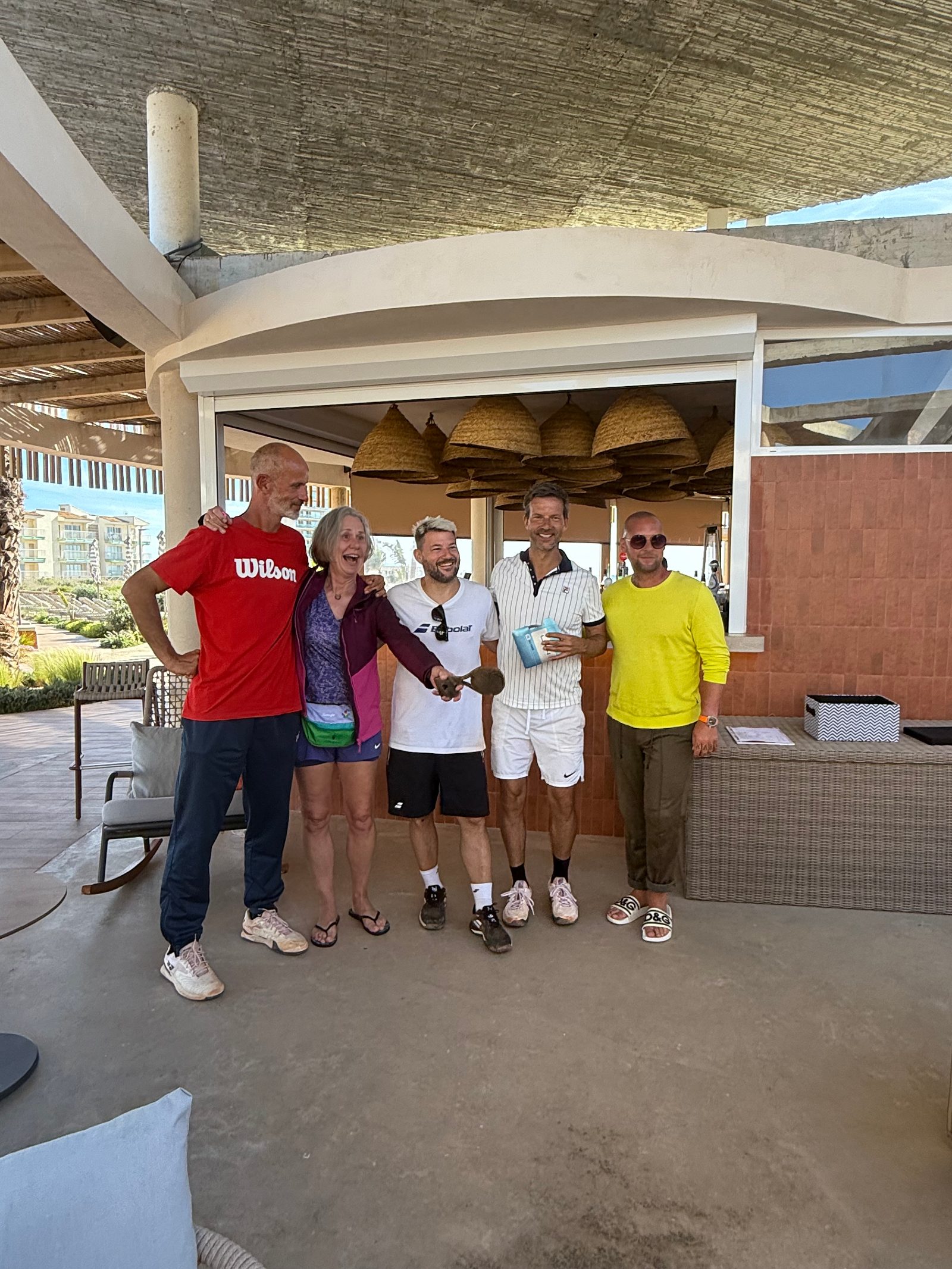 Tennisgruppe beim gemeinsamen Ausklang