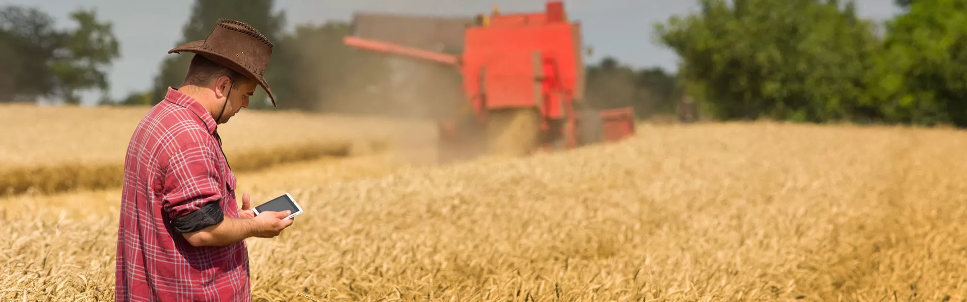 FarmTrack анализ на данни hero