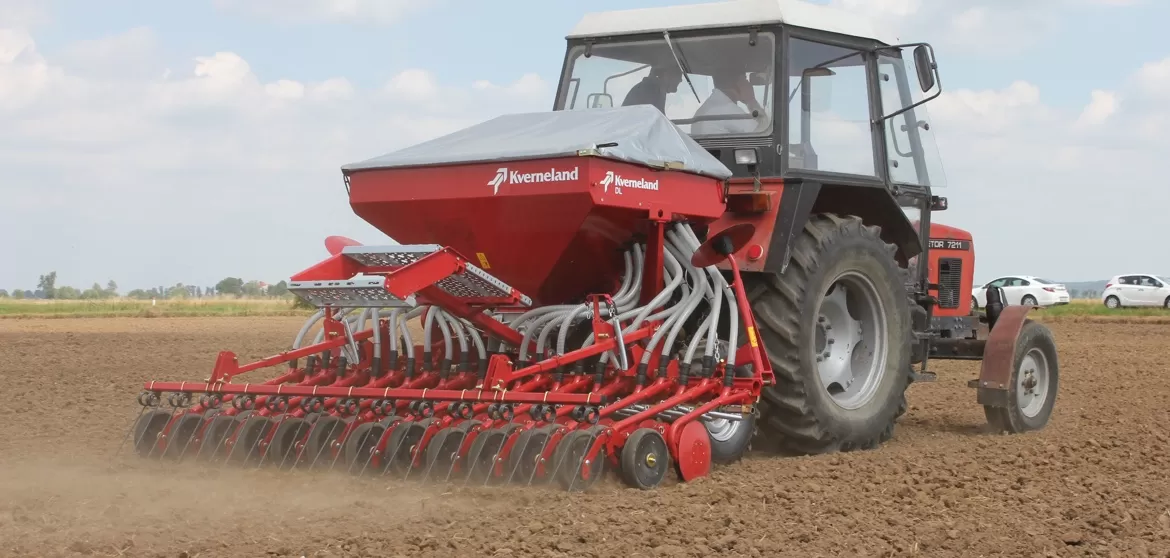 Kverneland DL seeder full image