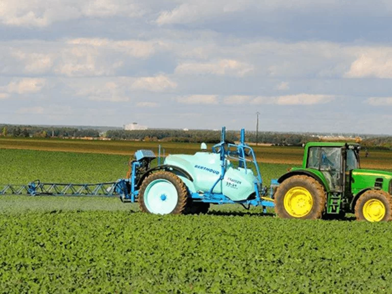 Berthoud Tracker trailed sprayer