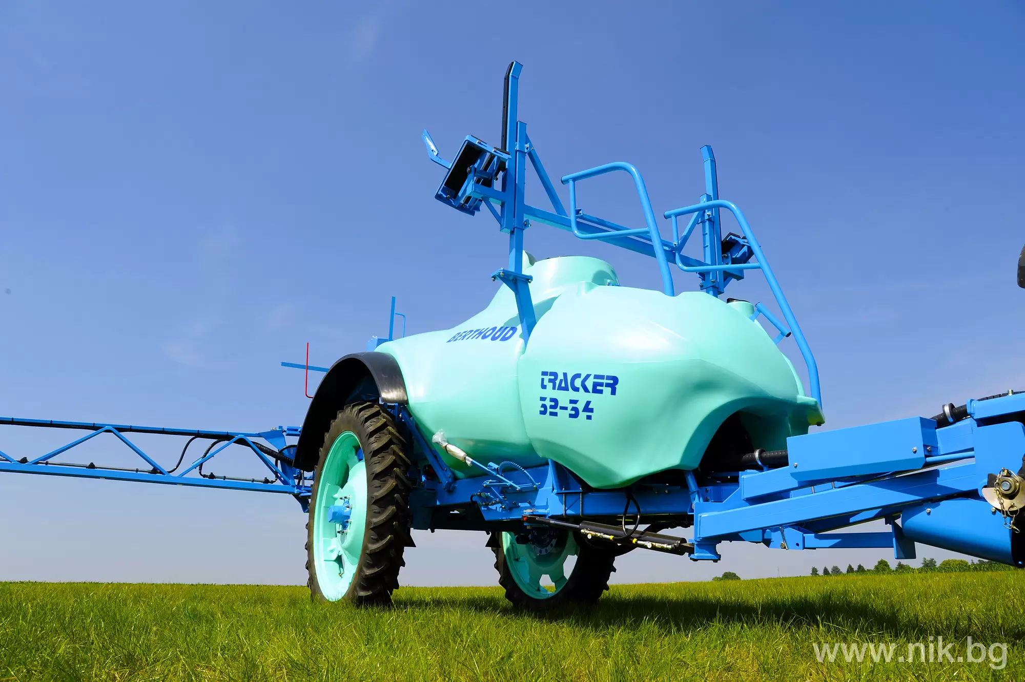 Berthoud Tracker trailed sprayer