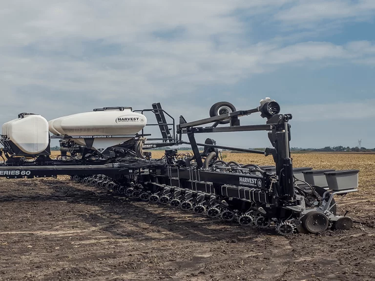 Harvest International HI-12R70 precision seeder