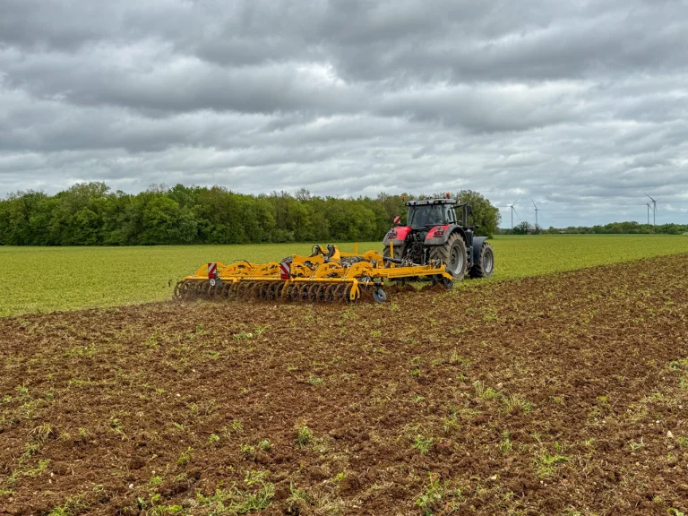 Smartplow Mix – Intelligent Medium-Depth Tillage