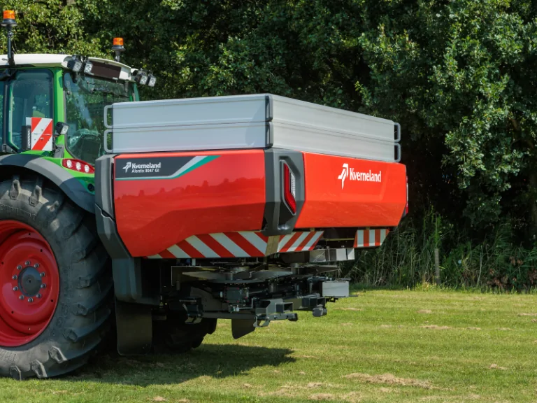 Kverneland Alentix fertiliser spreader