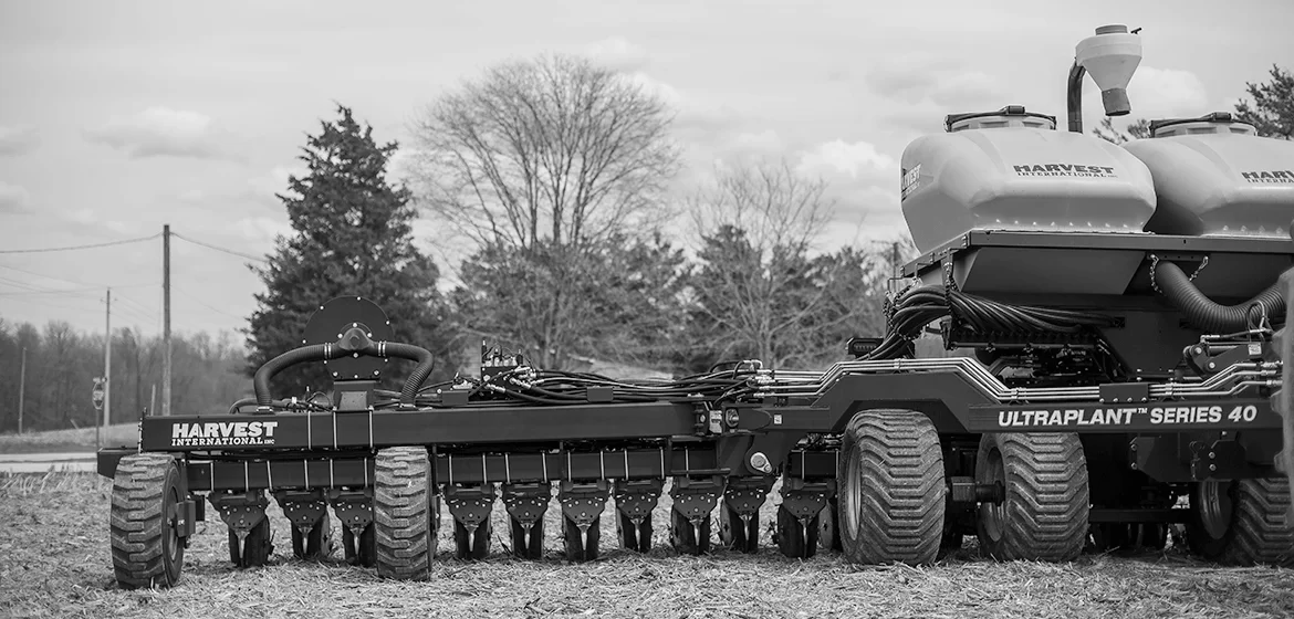 Harvest International HI-12R70 precision seeder