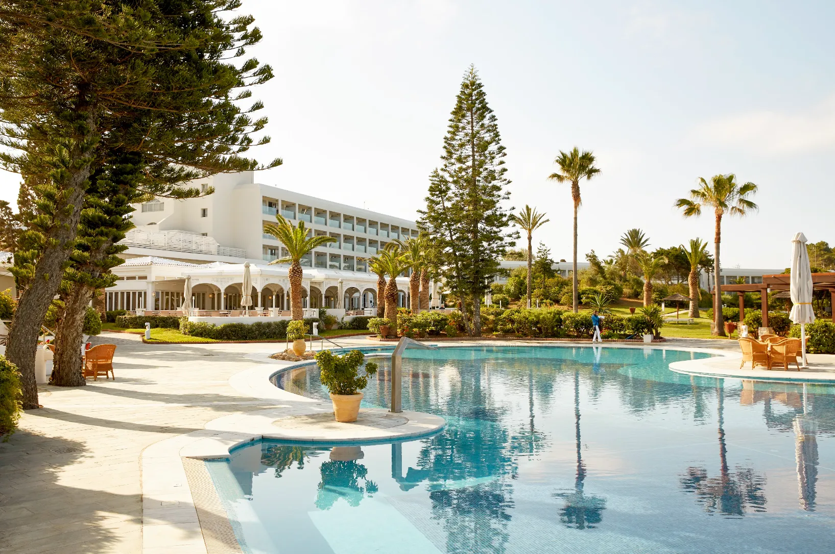 Luftaufnahme des ROBINSON Kyllini Beach Resorts an der griechischen Küste
