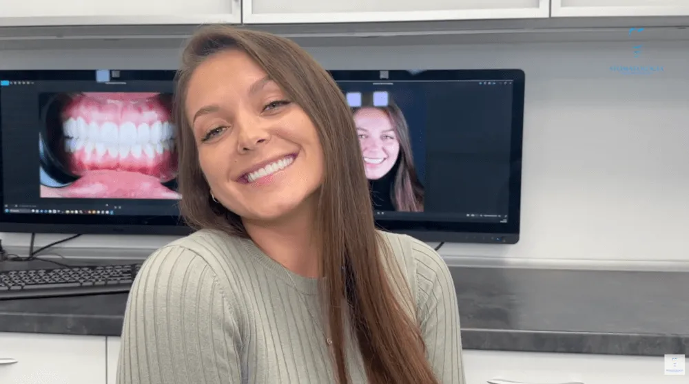 estetyczny-usmiech-po-odbudowie-zebow