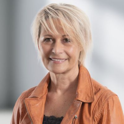 Porträt einer Frau, FSM Fédération Suisse Motonautique Vertreter