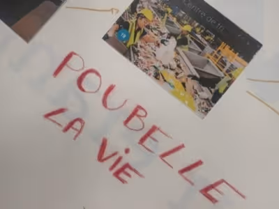 L'atelier Fresque des Déchets et son dessin Poubelle la Vie