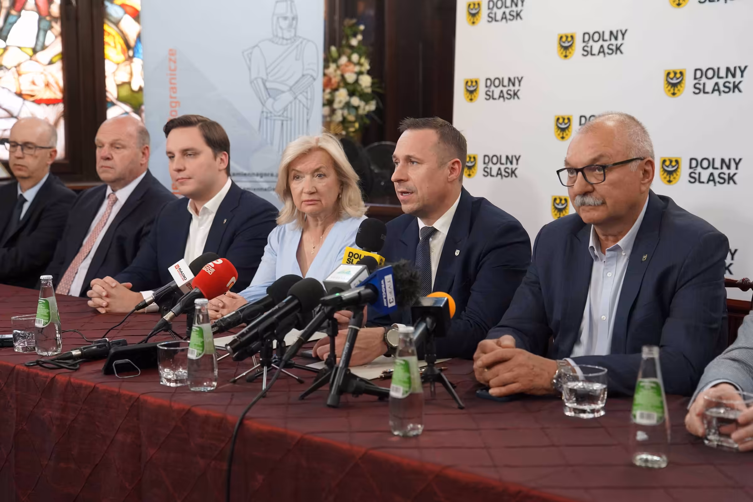Konferencja prasowa dotycząca rewitalizacji linii kolejowej Kamienna Góra–Ogorzelec.