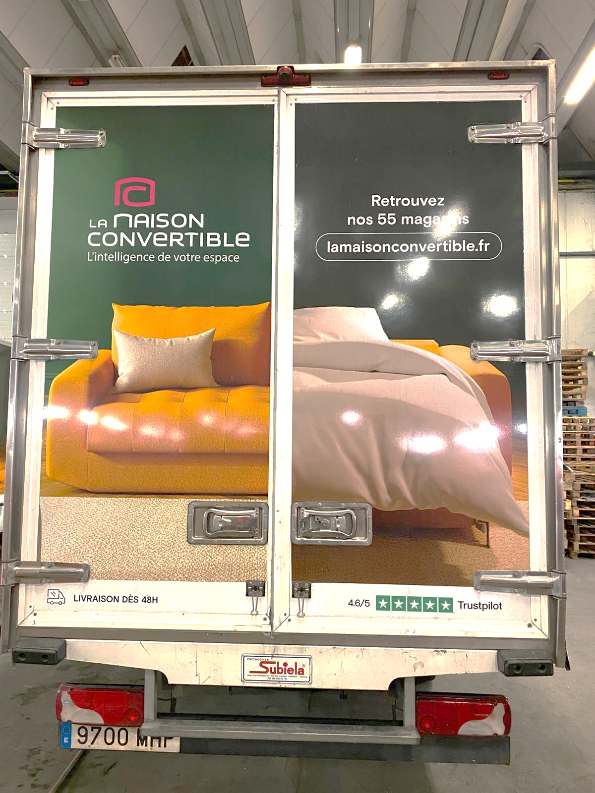 Porsche model GT3 letters on seat vabric