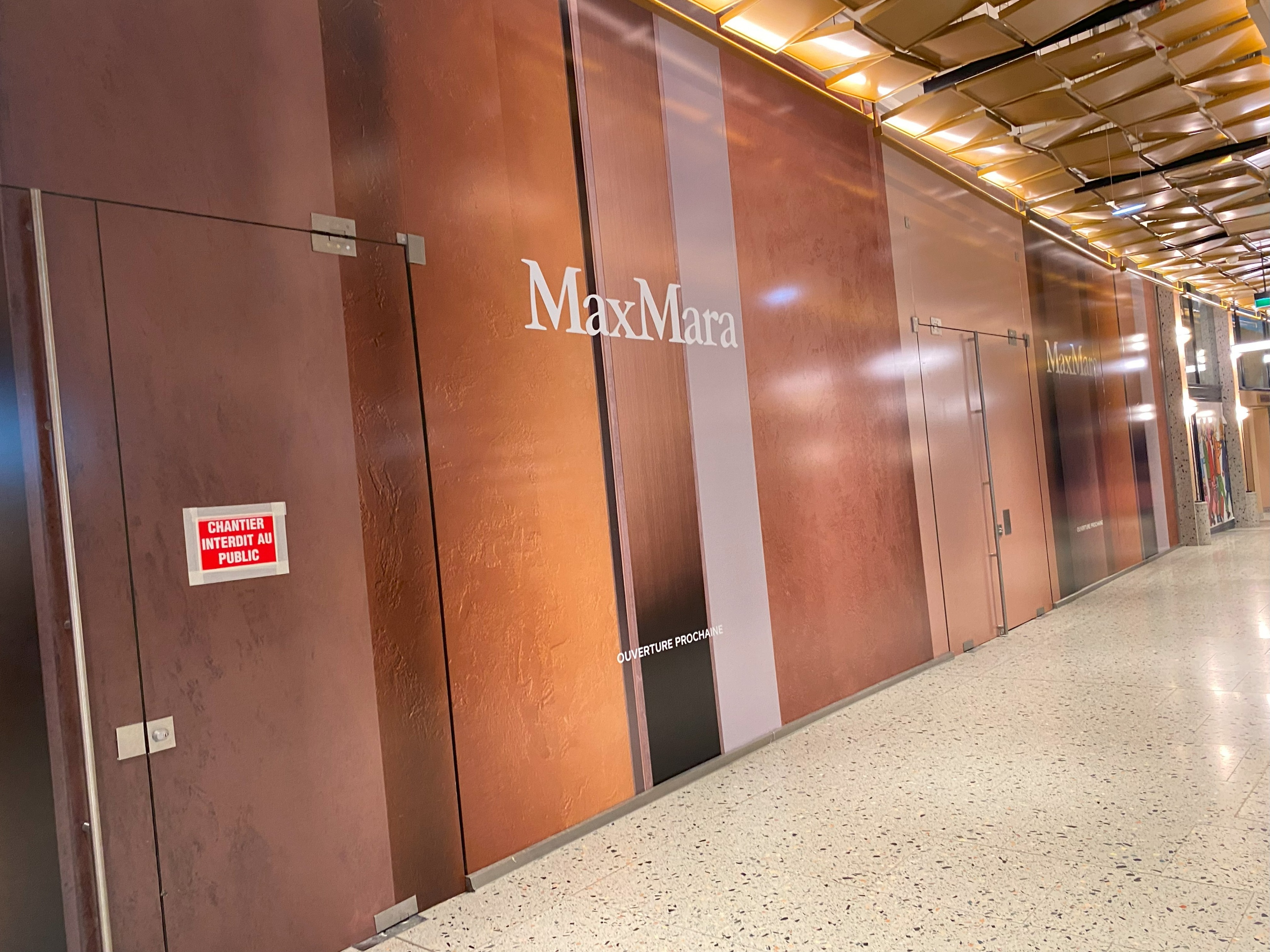 Porsche model GT3 letters on seat vabric