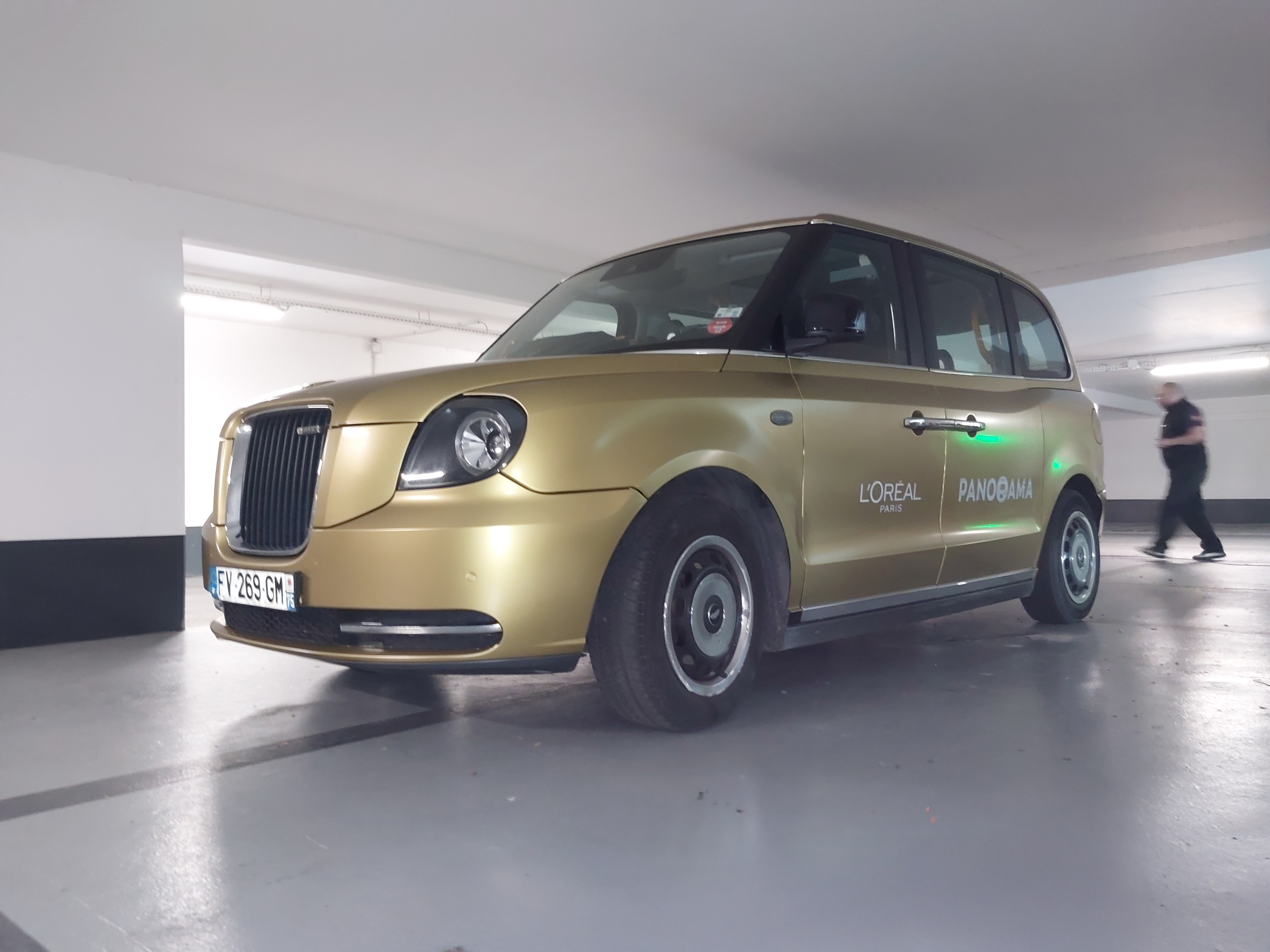 New break light for Porsche. Full single line from left to right below the rear window