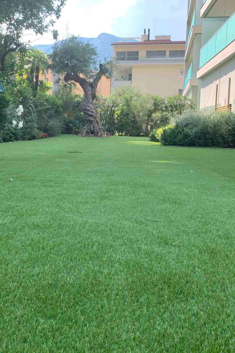 Posa di prati sintetici