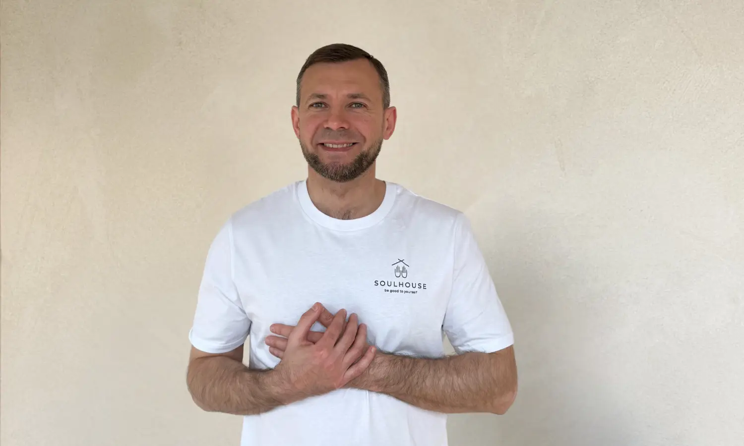 Porträt von Oli, Expert für Massage & Facework bei Soulhouse