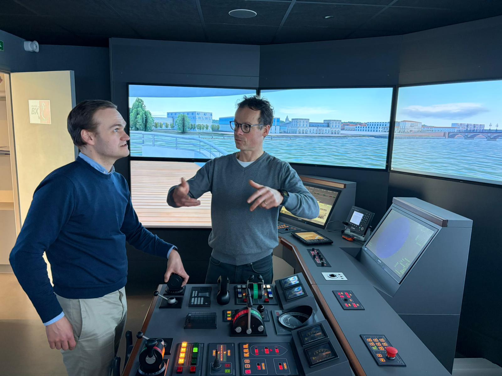 Entrainement au simulateur de la station de pilotage
