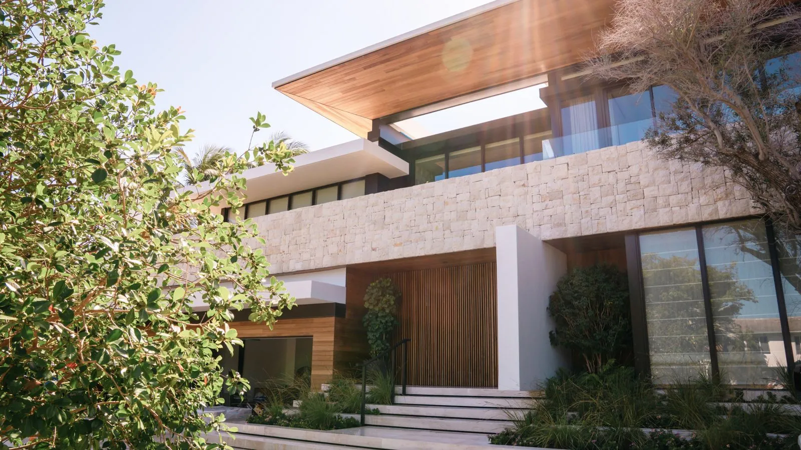 The Light House - Golden Beach, FL | Amarilla architecture project photo 4