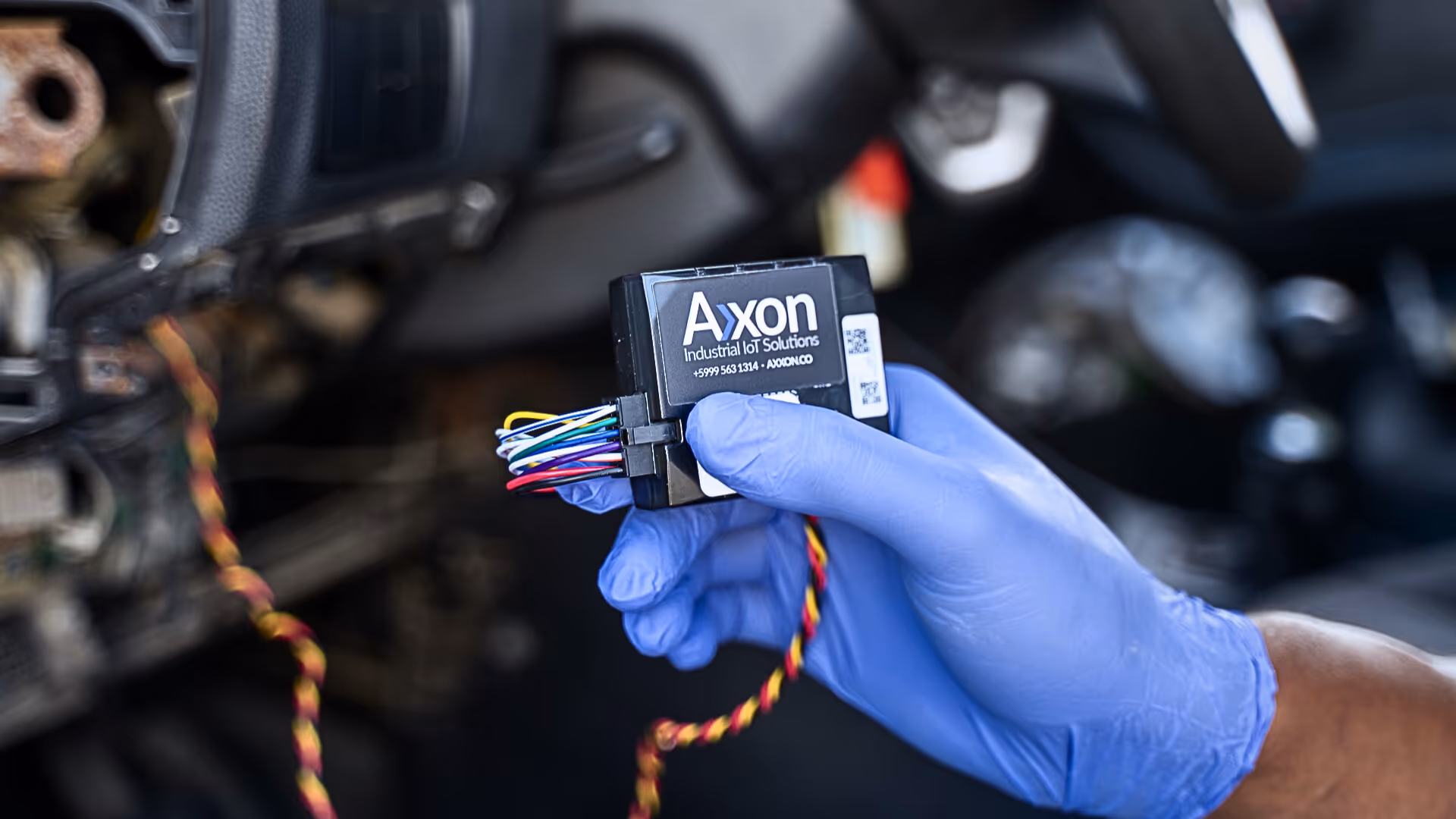 Why Hard-wired Trackers Are Better For Vehicle Security