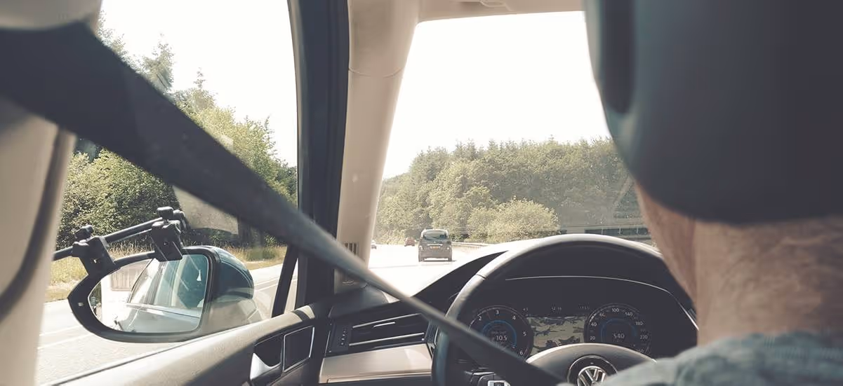 Stop these 8 Bad Driver Habits with Connected Dash Cams for Your Fleet
