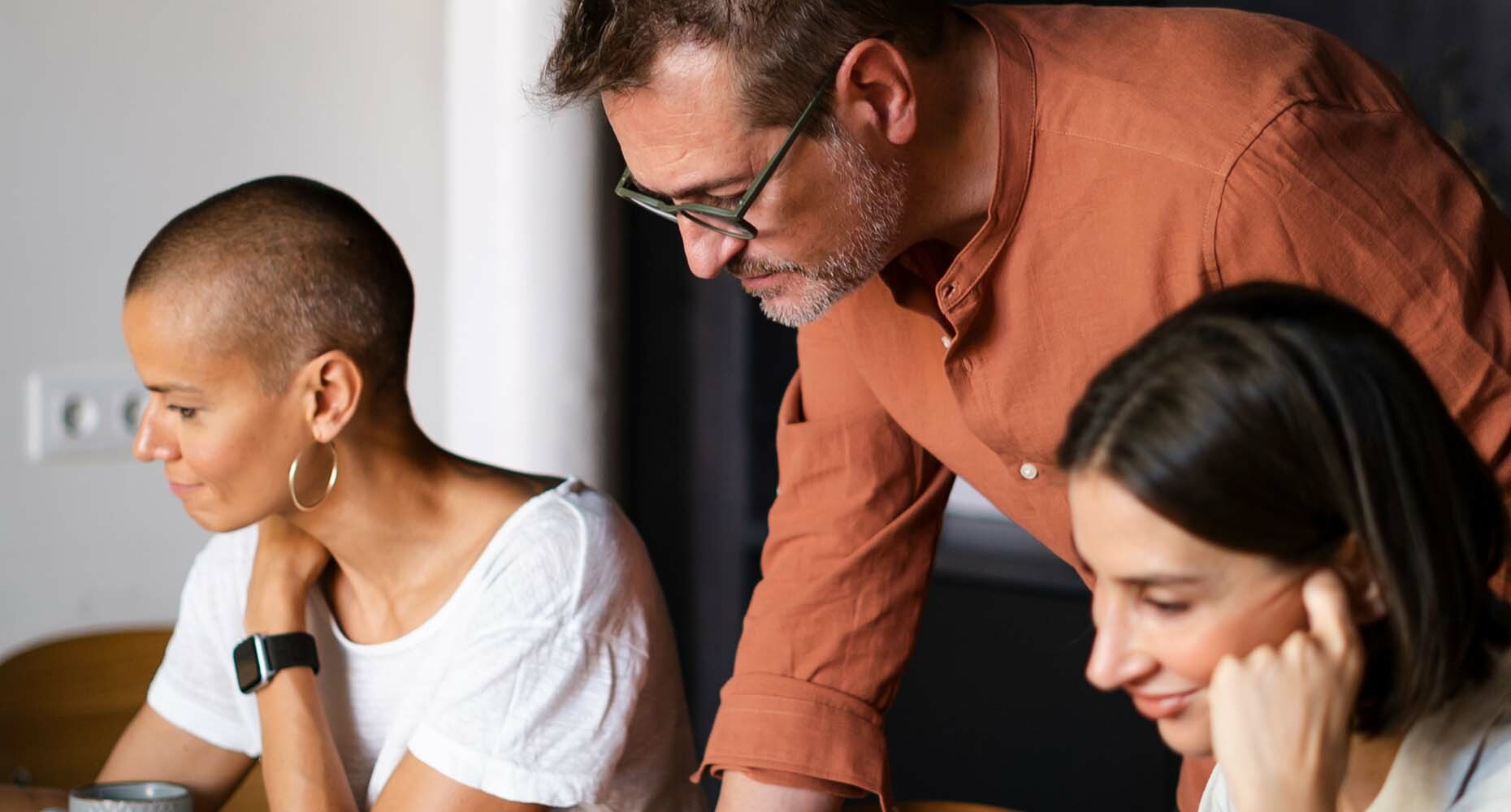 Solve 3 critical sales intelligence problems with Outreach + DiscoverOrg