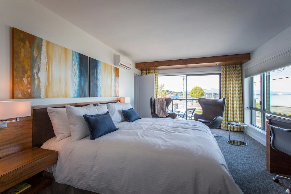 Brightly lit QBI suite