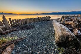 Comox BC coastal community and housing market