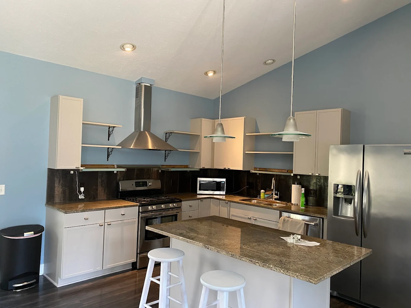 Cabinet Refinishing vs. Replacement: Costs & Benefits