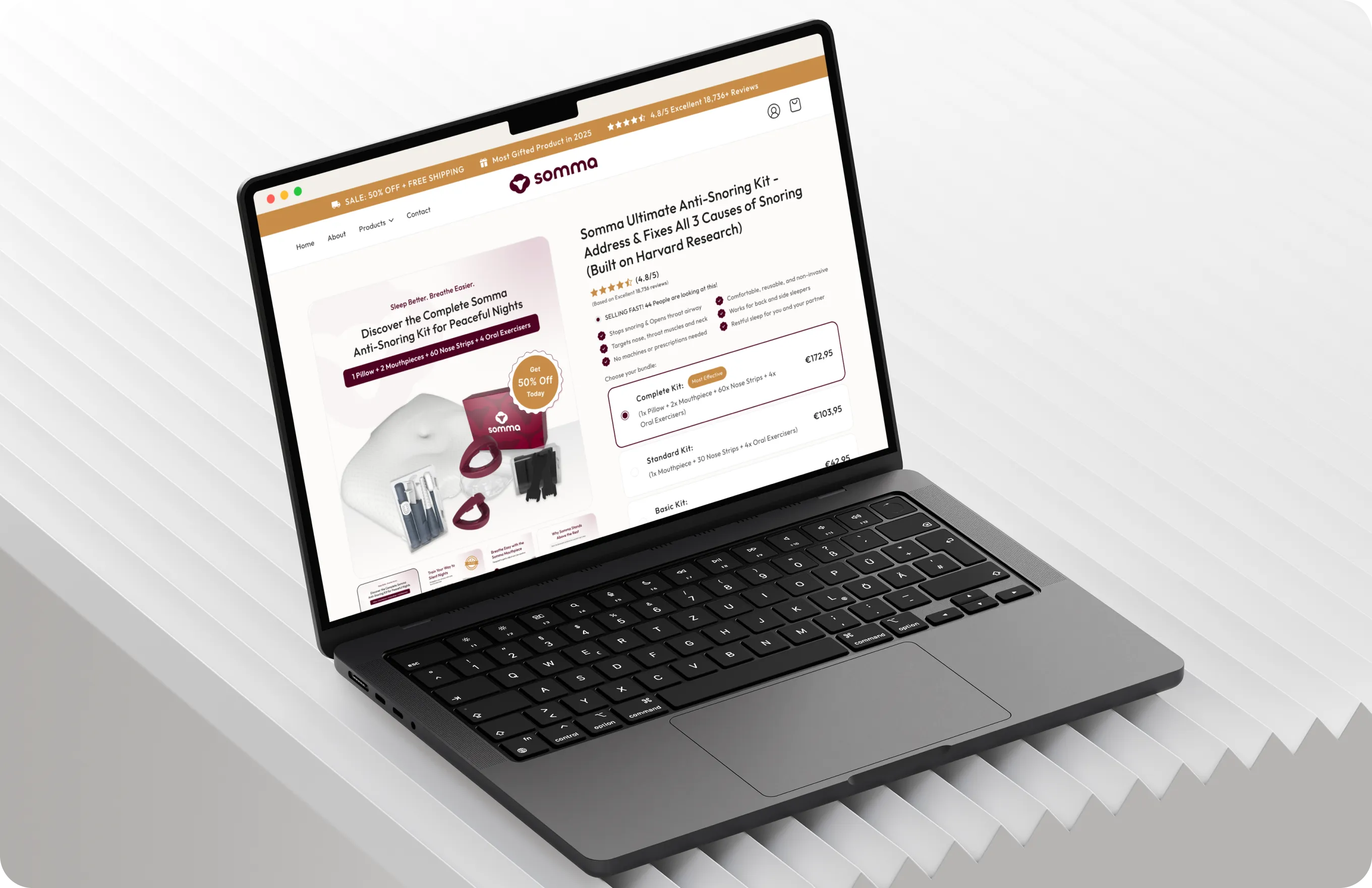 Laptop displaying Somma's anti-snoring kit website with product details and pricing in euros.