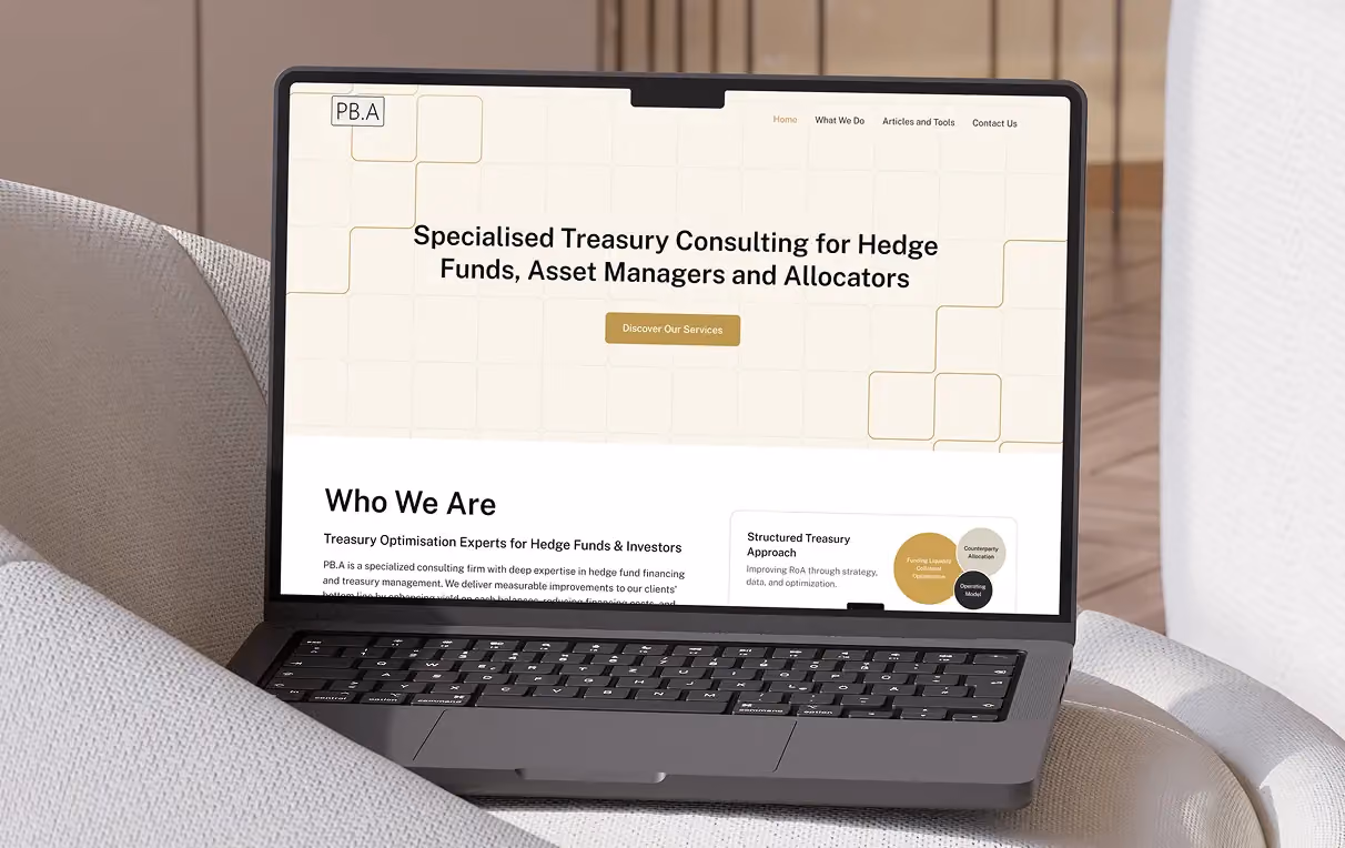 Laptop on stone steps displaying a business dashboard with metrics including total agencies, users, active courses, monthly revenue, and course popularity.