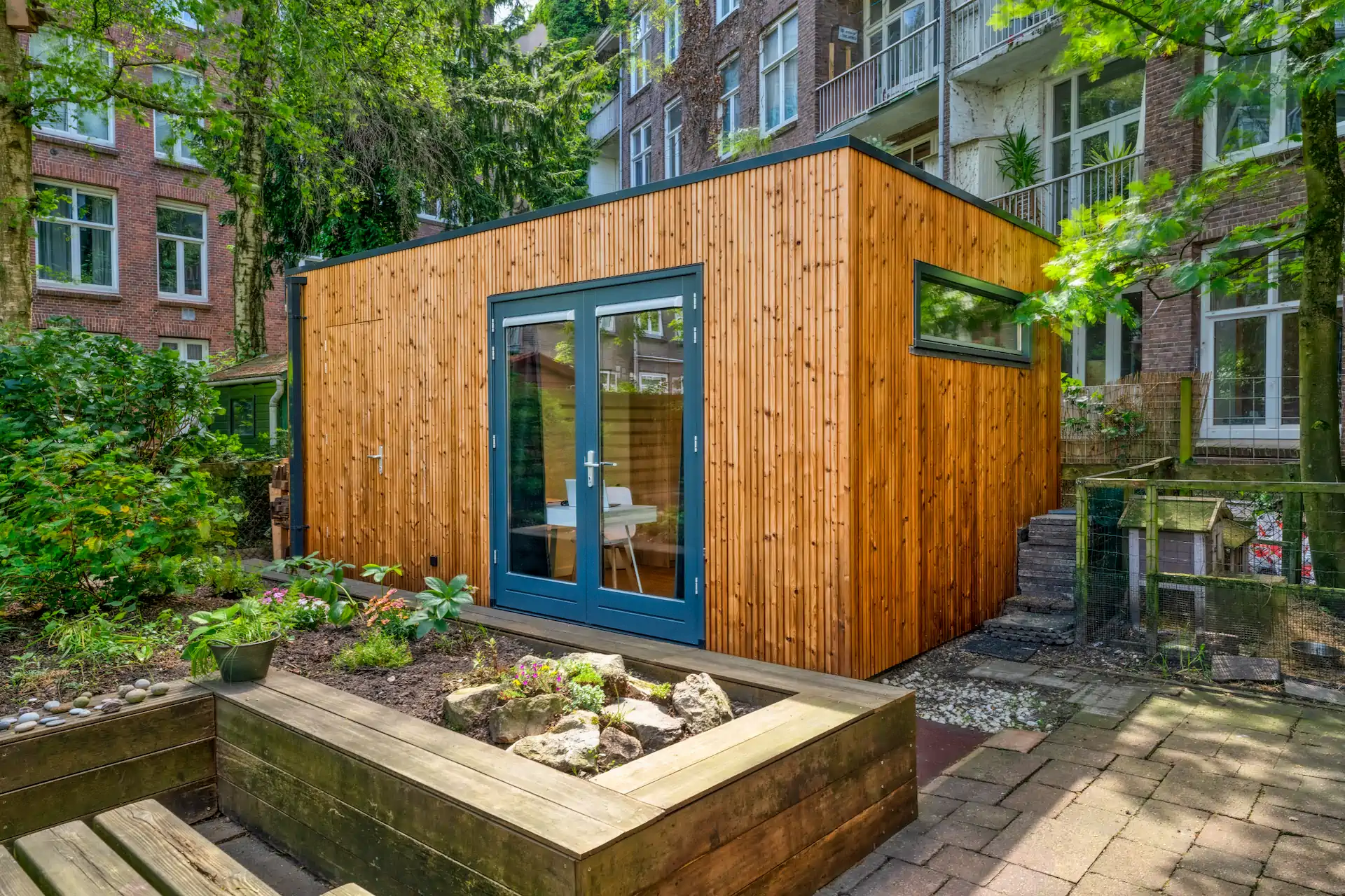 Tuinkantoor in een kleine stadstuin
