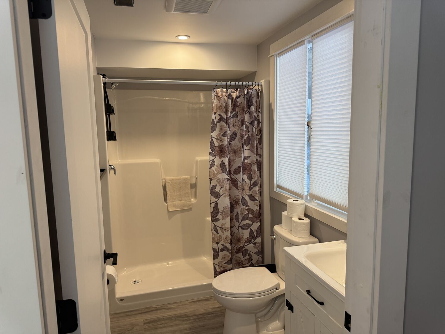 The private ensuite bathroom in the King Room walk out at The Healing Oasis