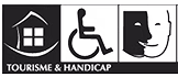 Icônes blanches sur fond noir représentant une maison, un fauteuil roulant et un visage avec un masque, avec le texte « TOURISME & HANDICAP » en bas.