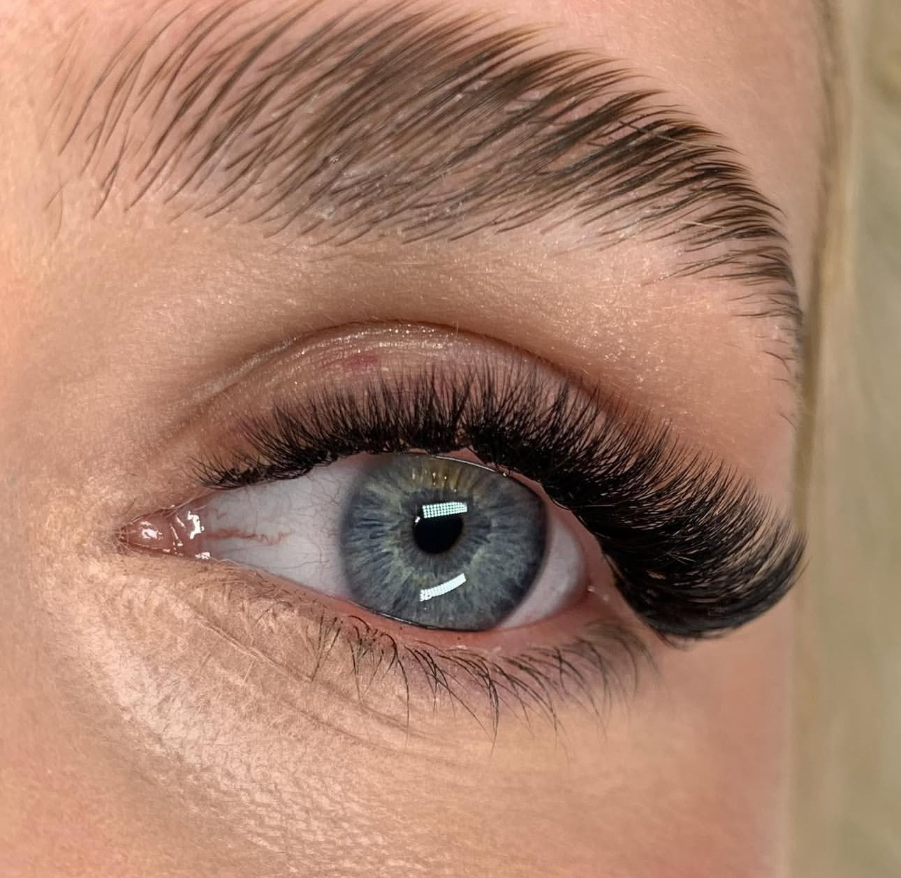 Zabieg laminacji brwi wykonanie - Oliwia Szczepańska