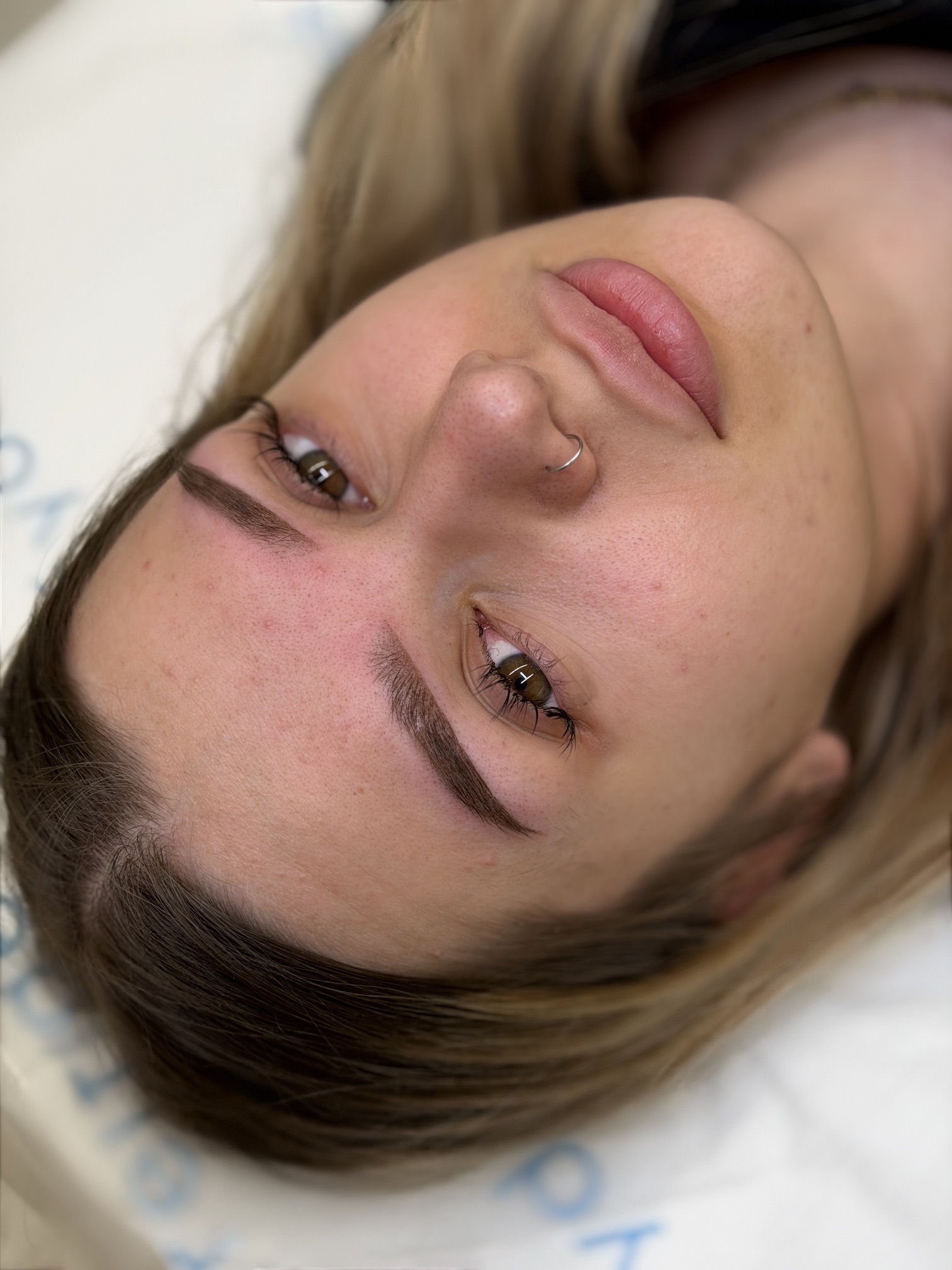 Brwi po zabiegu makijażu permanentnego - Oliwia Szczepańska
