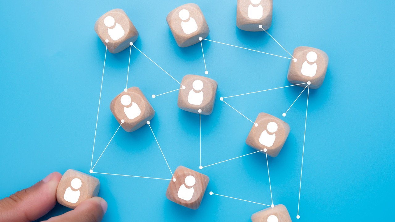 2026 Comparison Guide to the Top Candidate Sourcing Tools for Recruiters: Juicebox, Gem, SeekOut, HireEZ & More