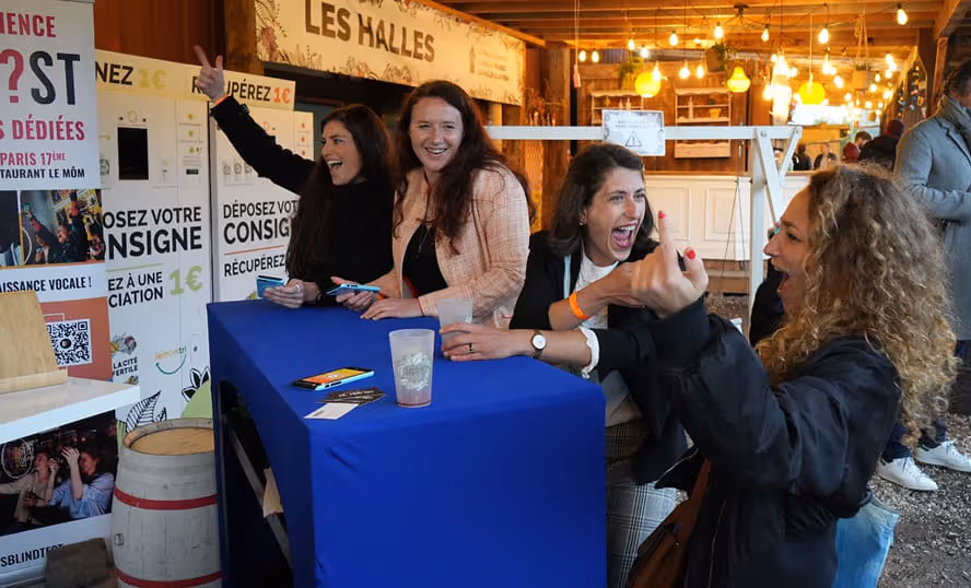 Groupe dans une fête