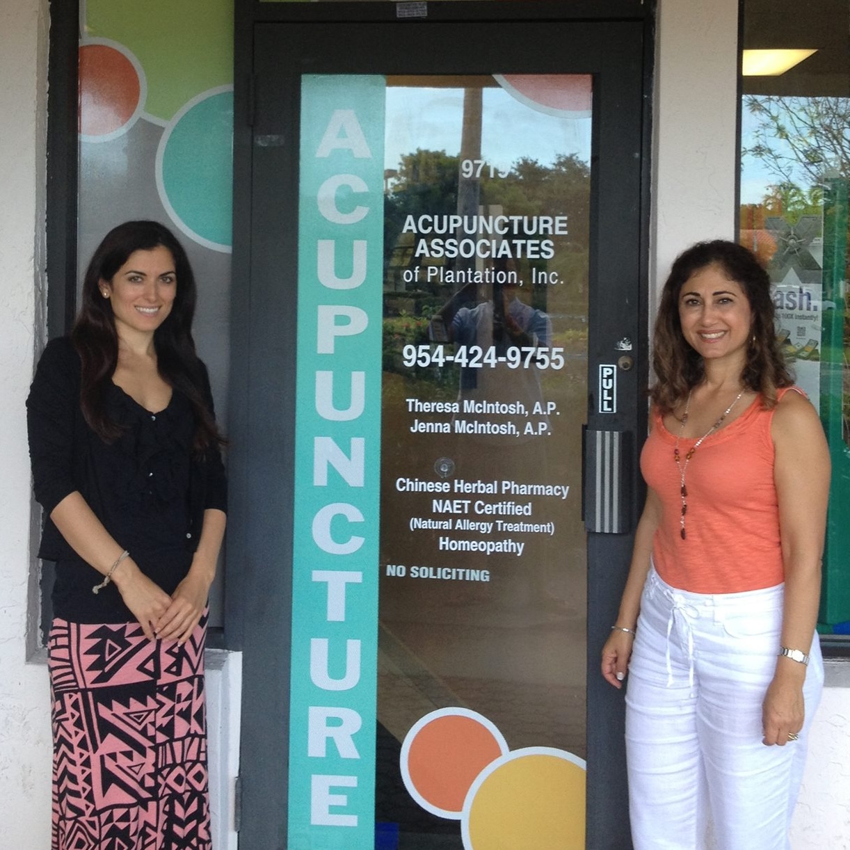 Jenna Vilardo and Theresa McIntosh of Acupuncture Associates